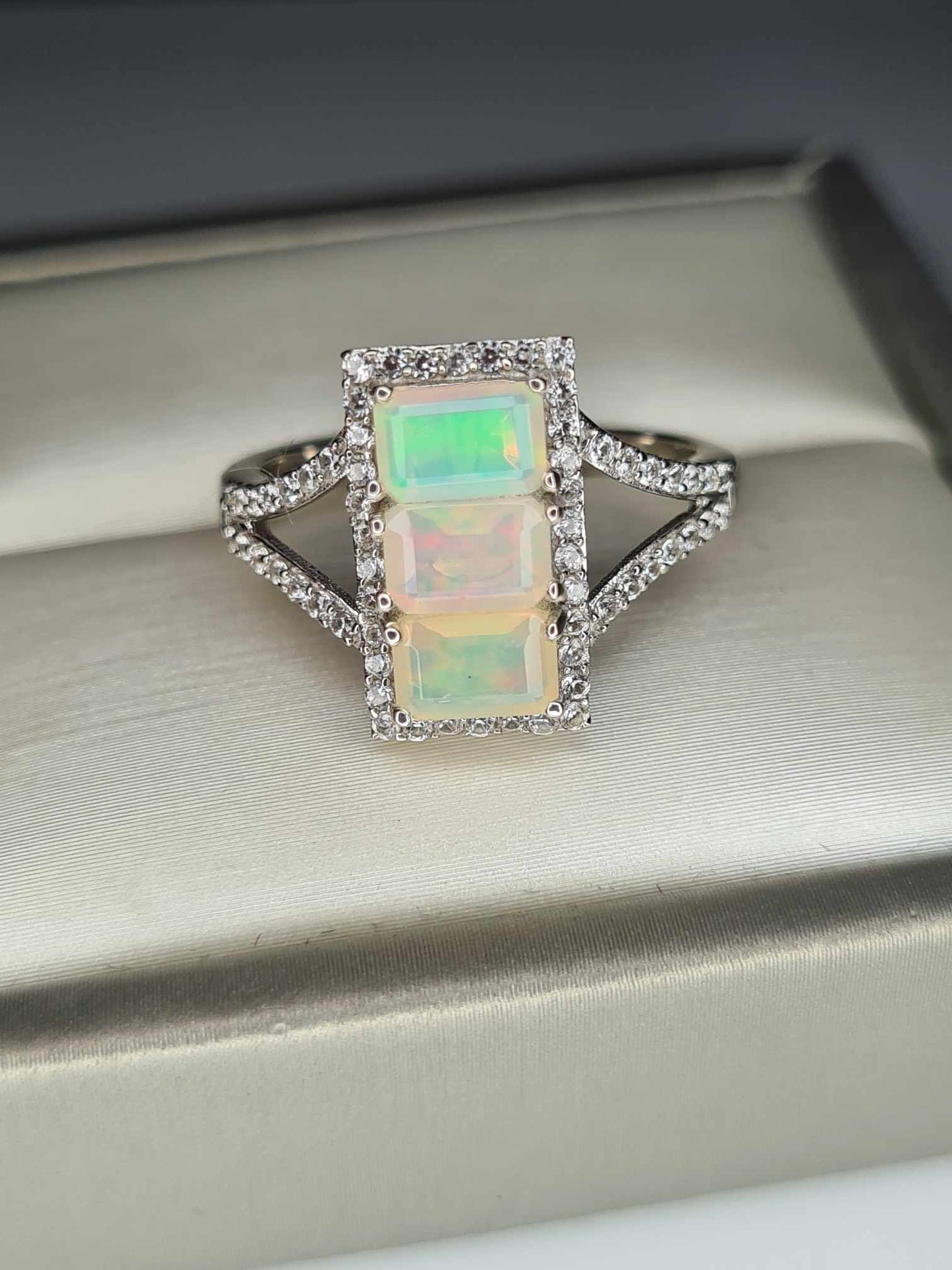 1.60ct Ethiopian Welo Opal & Natural Zircon Ring in Platinum Overlay 925 Sterling Silver SIZE P