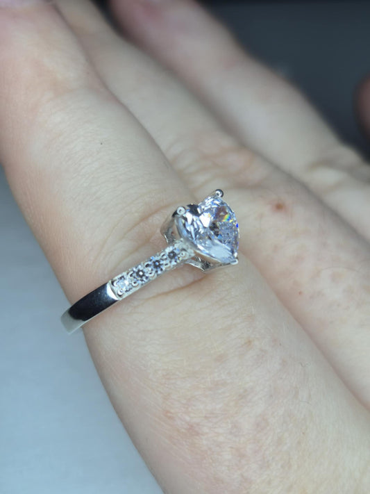 2.51ct Swarovski Zirconia Heart Ring in Rhodium Overlay 925 Sterling Silver