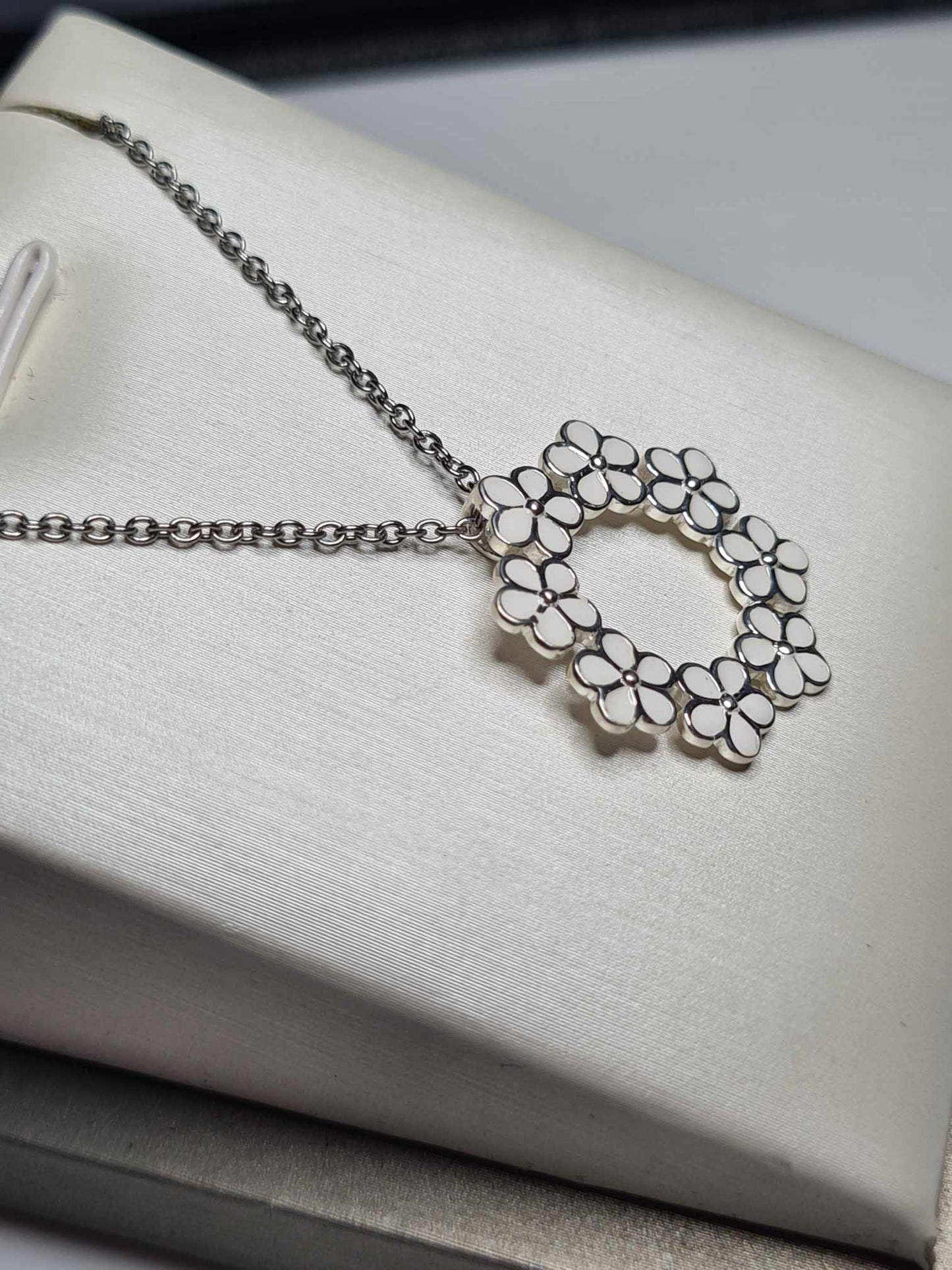 Floral 925 Sterling Silver Pendant with free chain