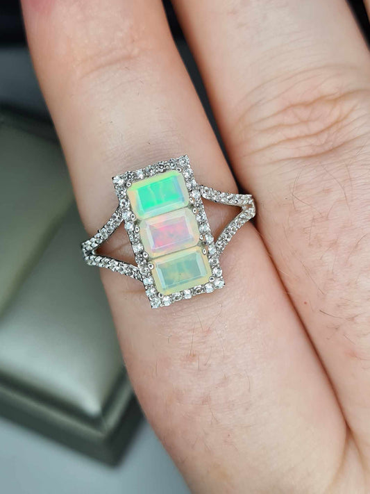 1.60ct Ethiopian Welo Opal & Natural Zircon Ring in Platinum Overlay 925 Sterling Silver SIZE P