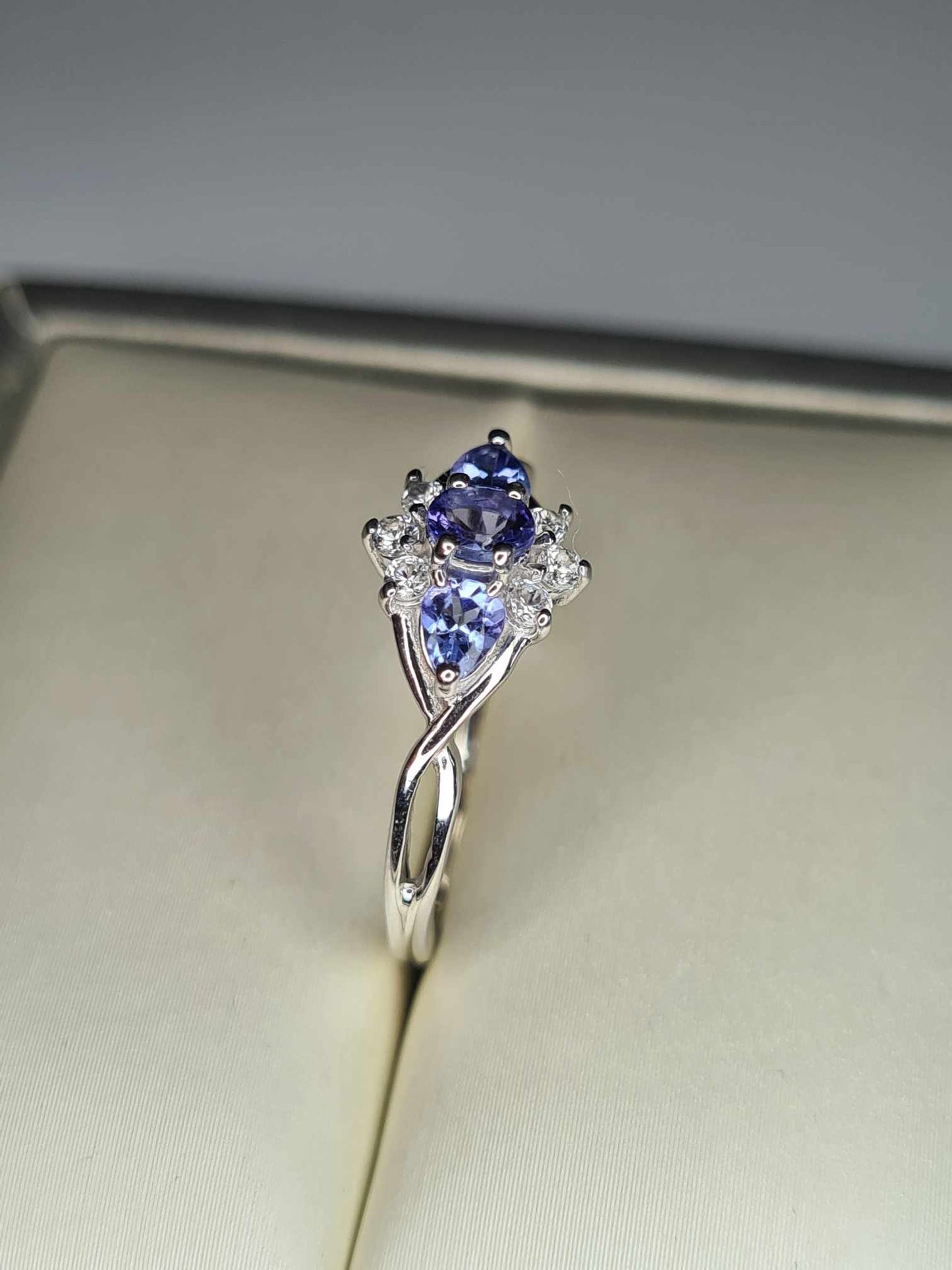 0.661ct Tanzanite &amp; White Zircon Three Stone Ring in Platinum Overlay 925 Sterling Silver SIZE L