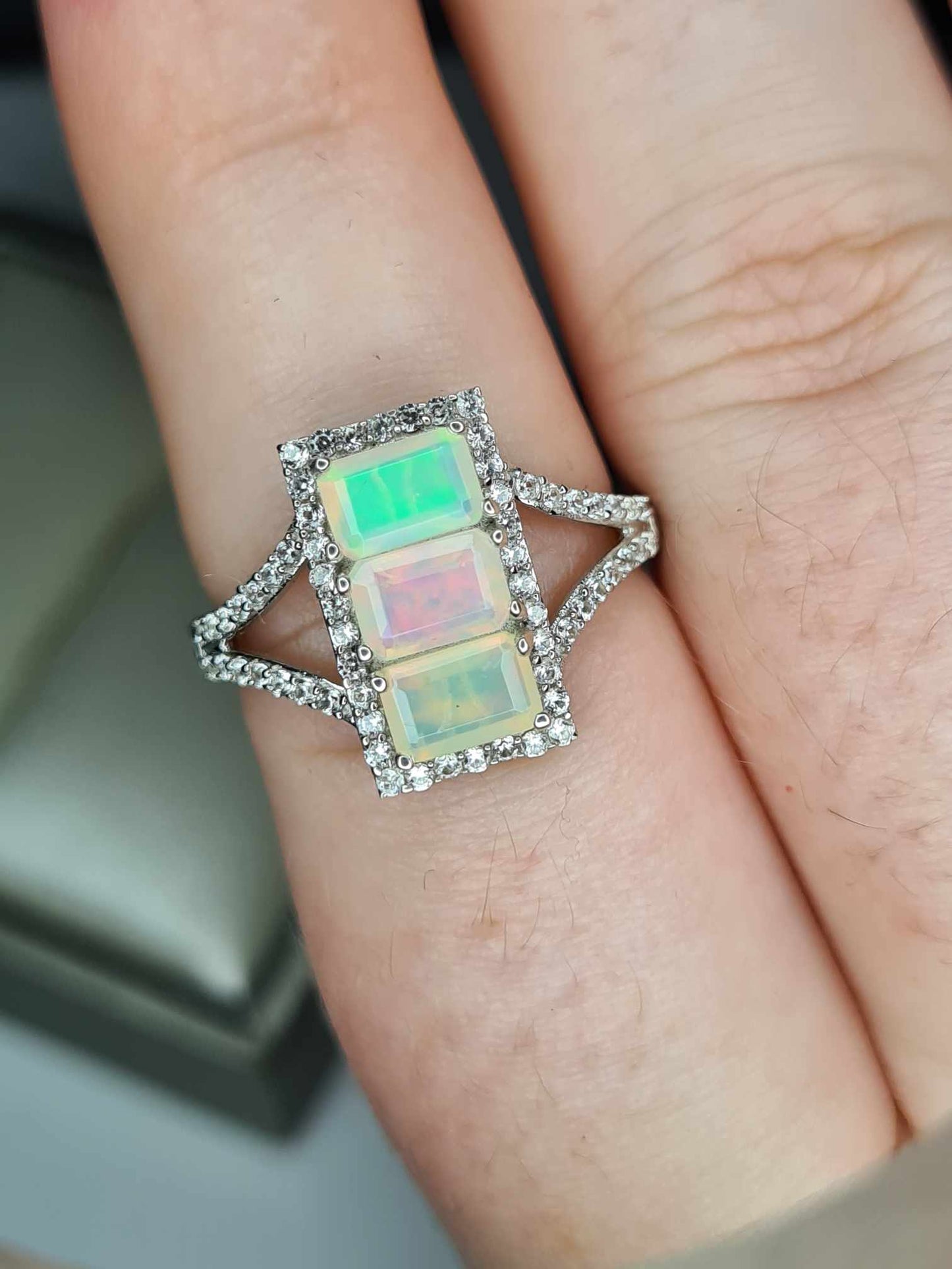 1.60ct Ethiopian Welo Opal & Natural Zircon Ring in Platinum Overlay 925 Sterling Silver SIZE P