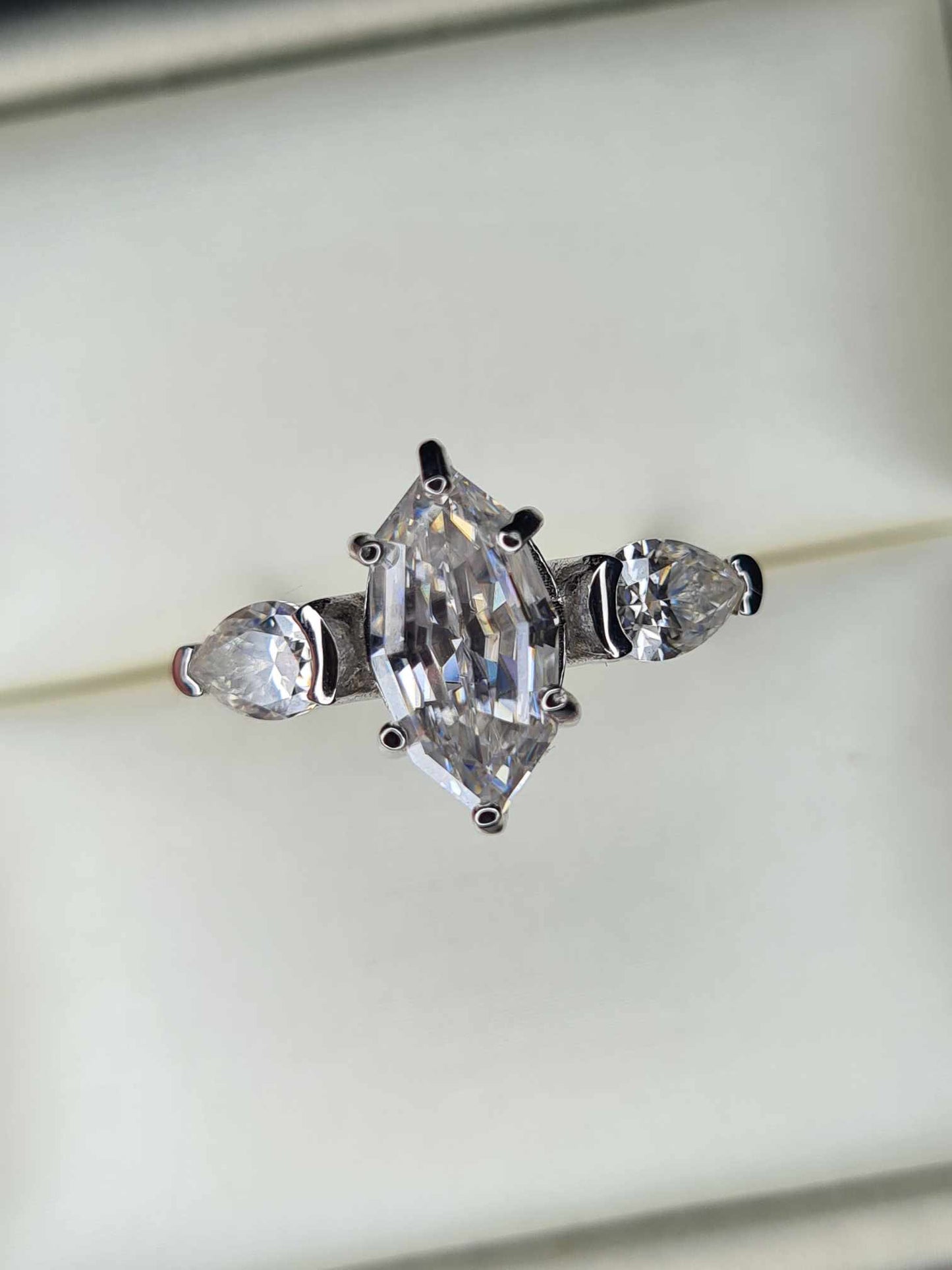 2.73ct Moissanite trilogy Ring 925 Sterling Silver SIZE Q