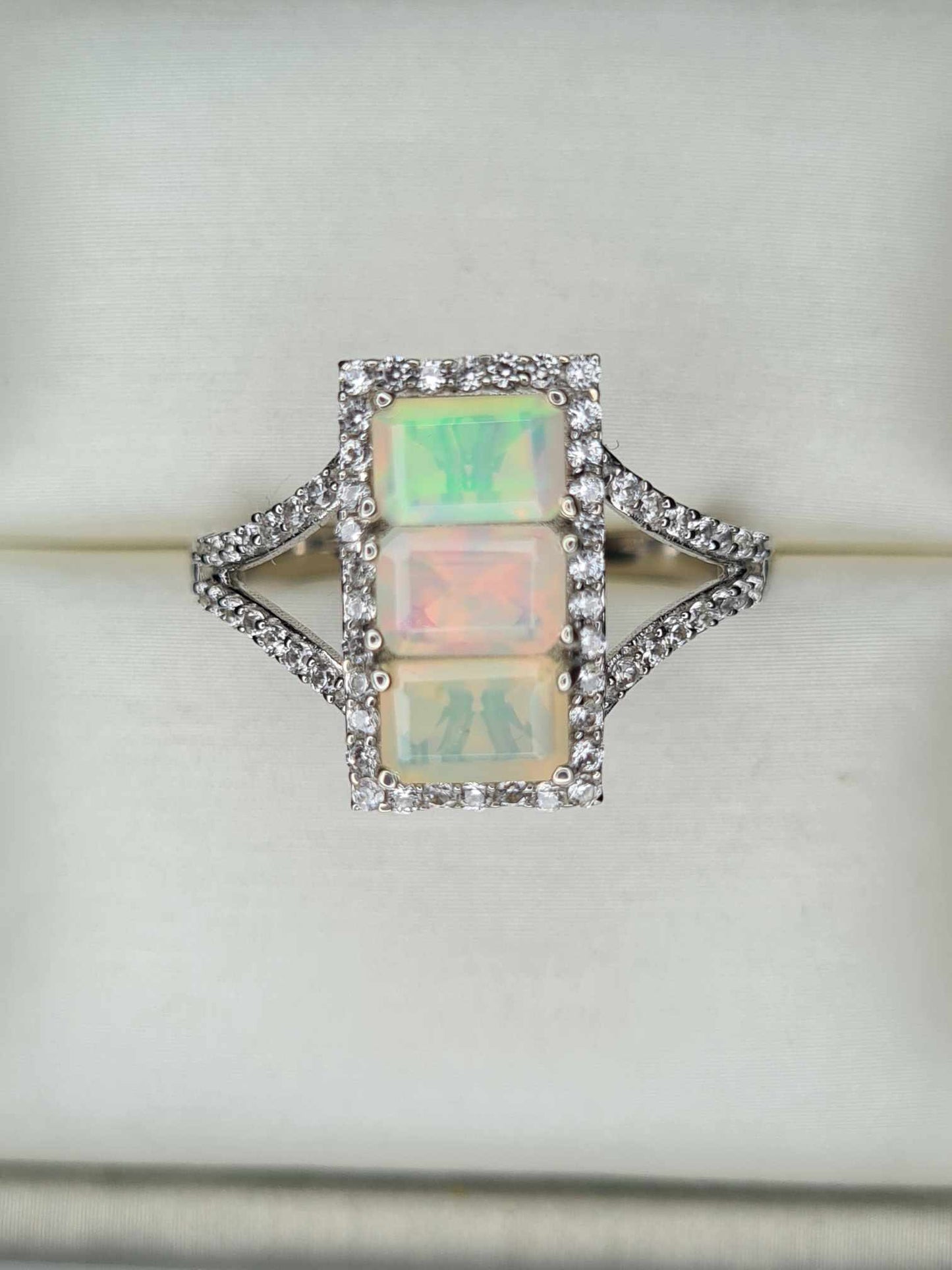 1.60ct Ethiopian Welo Opal & Natural Zircon Ring in Platinum Overlay 925 Sterling Silver SIZE P