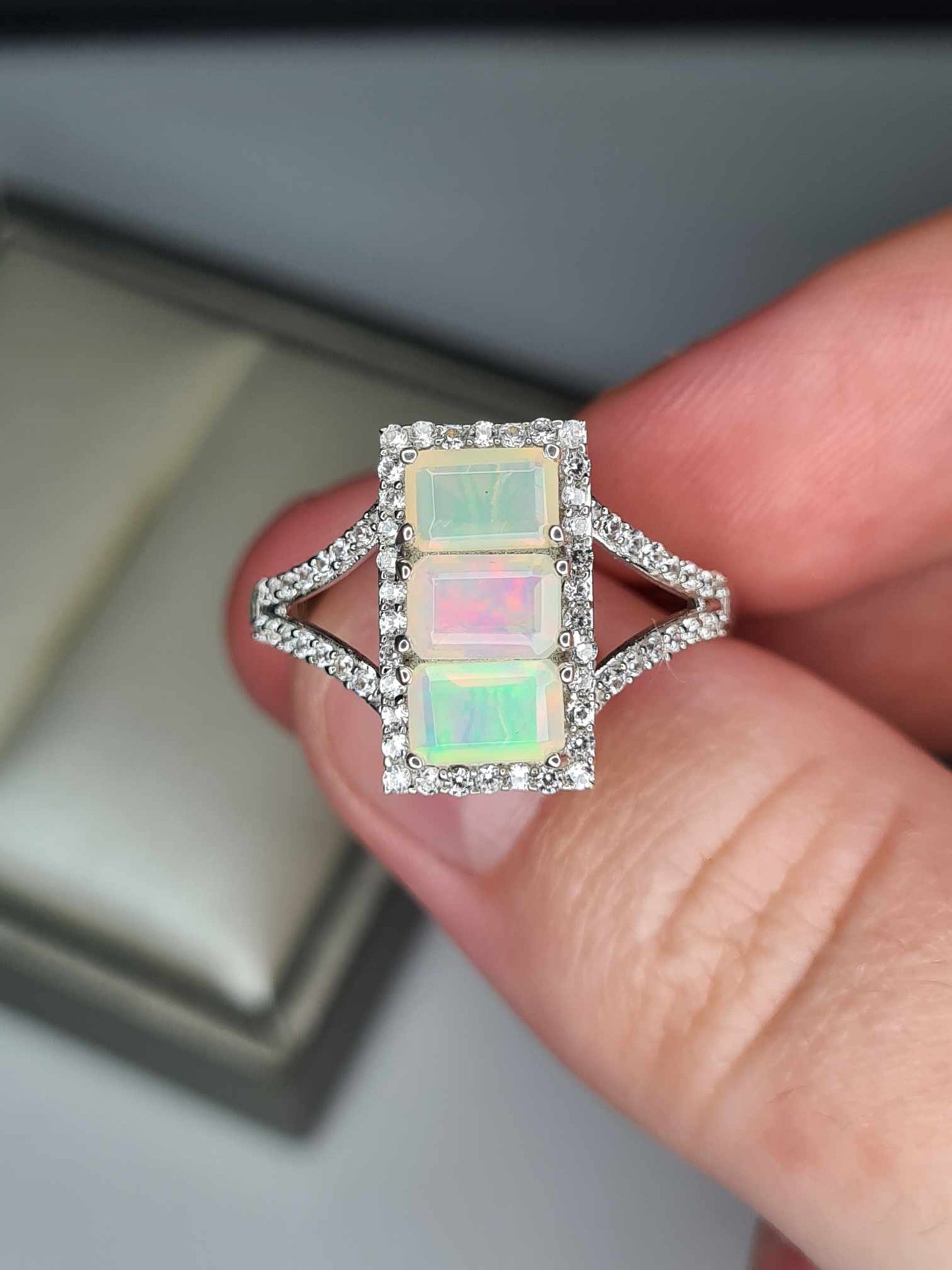 1.60ct Ethiopian Welo Opal & Natural Zircon Ring in Platinum Overlay 925 Sterling Silver SIZE P