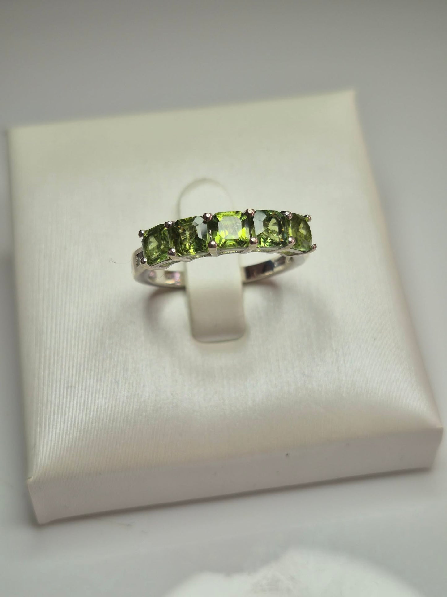 2ct Green Apatite 5 Stone Ring in Platinum Overlay 925 Sterling Silver SIZE N