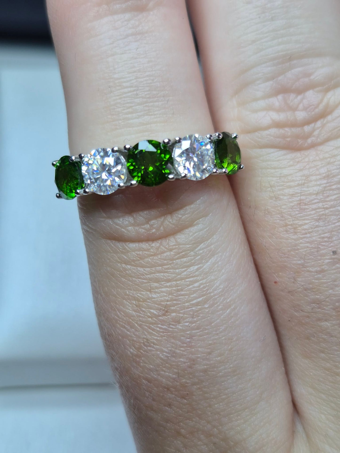 5 Stone Natural Chrome Diopside &amp; Moissanite 5 Stone Ring in 925 Sterling Silver SIZE N