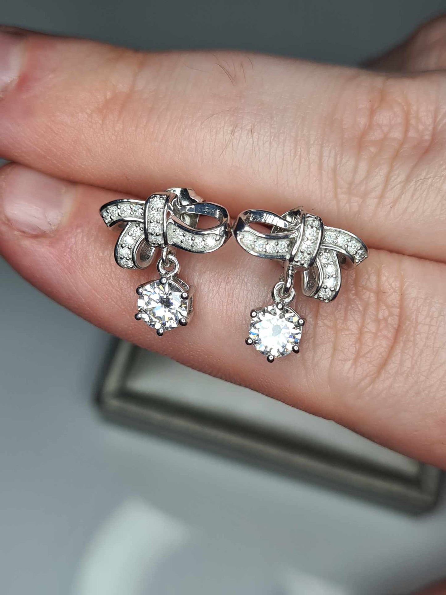 1.15ct Moissanite Bowknot Earrings in Platinum Overlay 925 Sterling Silver