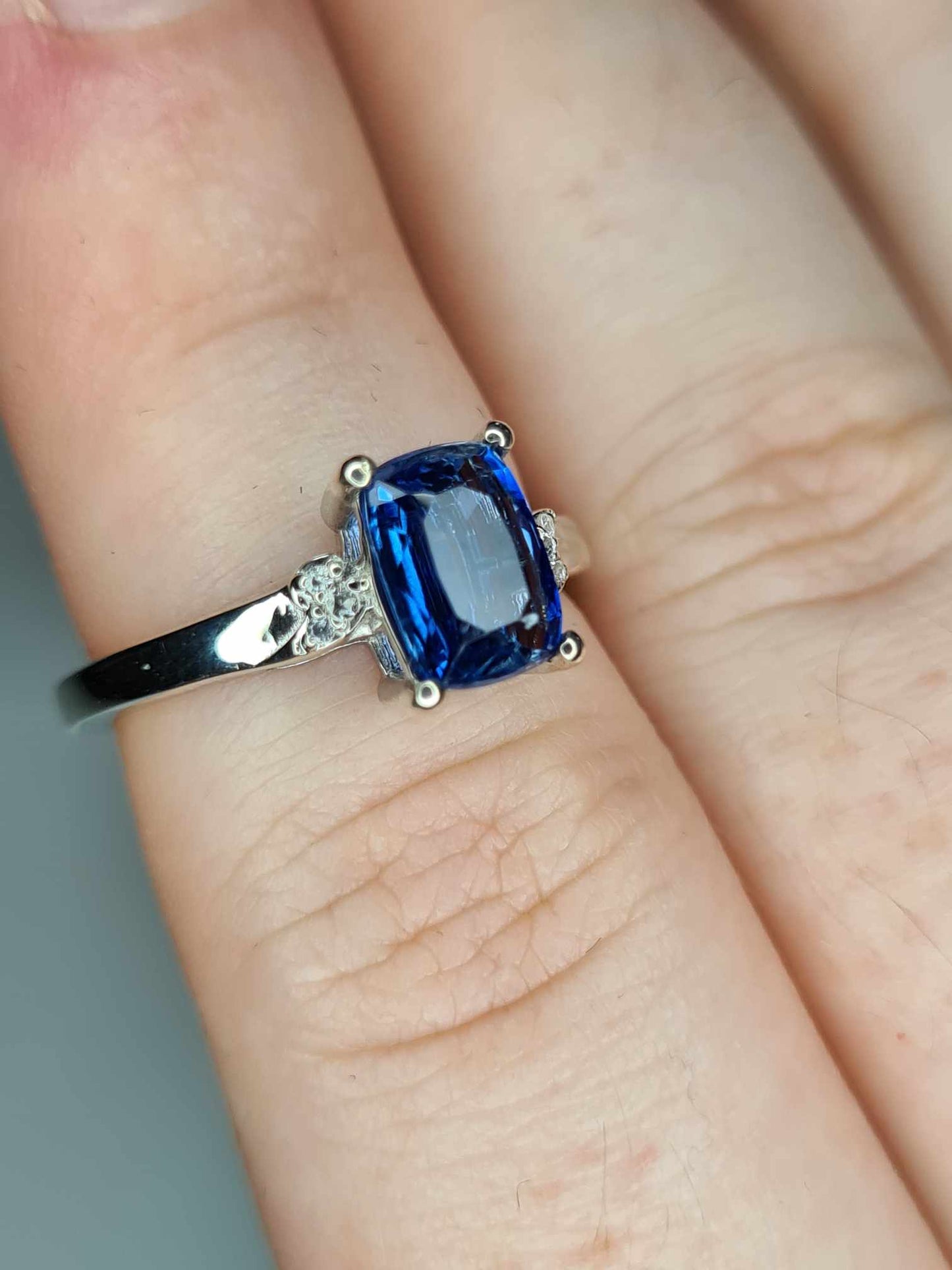 1.80ct Natural Himalayan Kyanite & Natural Zircon Ring in Platinum Overlay 925 Sterling Silver SIZE M