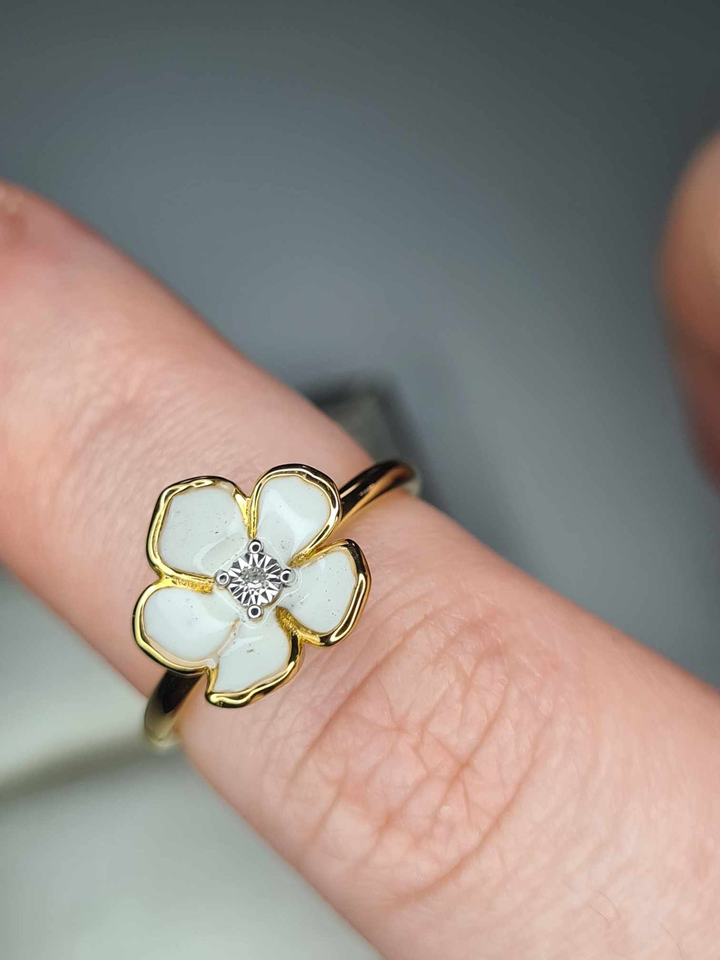 White Diamond Flower Ring 925 Sterling Silver With Gold Overlay SIZE K