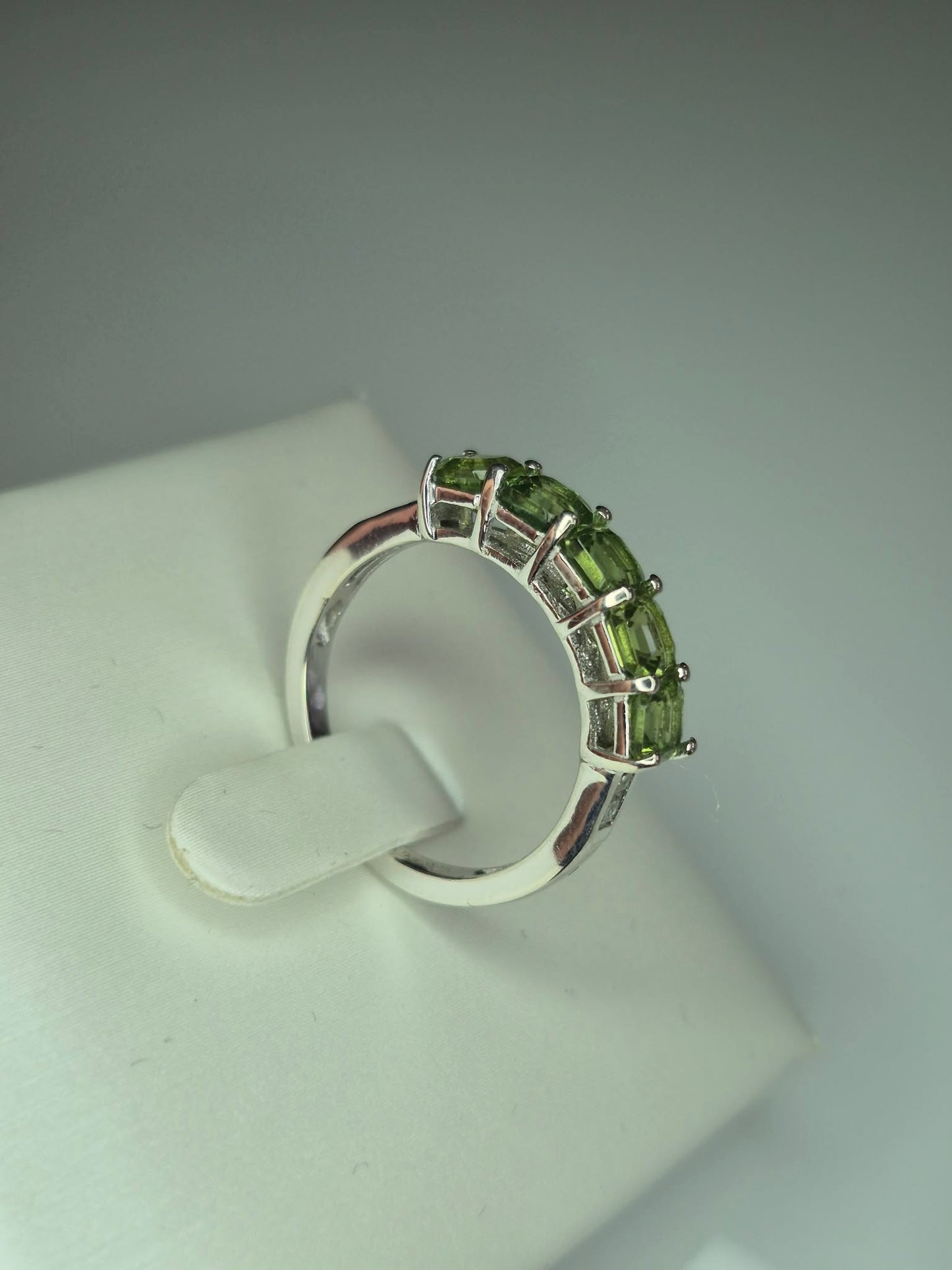 2ct Green Apatite 5 Stone Ring in Platinum Overlay 925 Sterling Silver SIZE N
