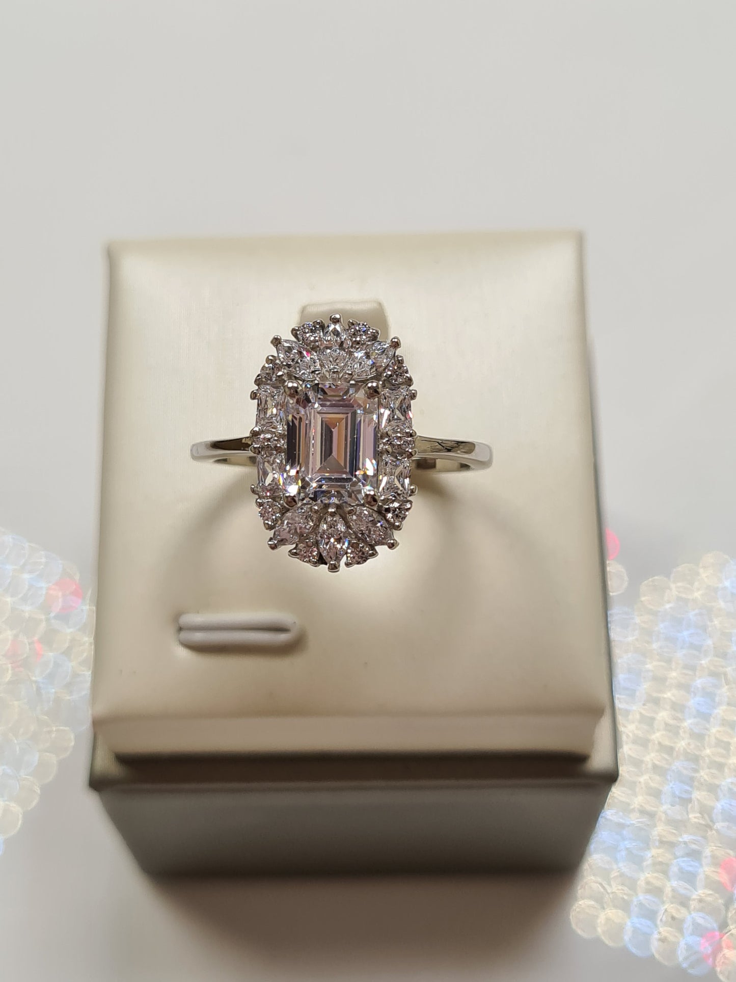 Swarovski Zirconia Cocktail Style Ring Sterling Silver SIZE R