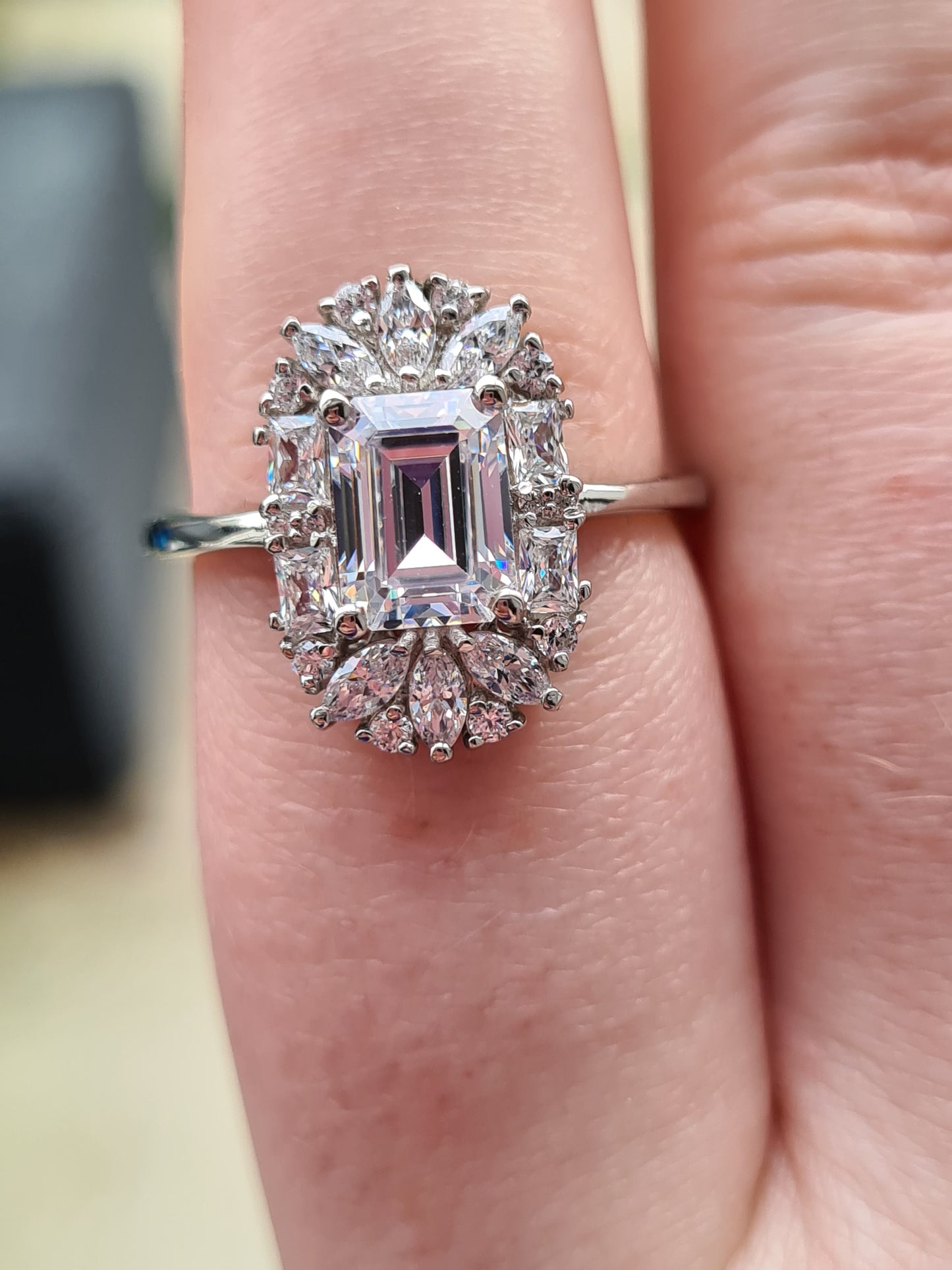 Swarovski Zirconia Cocktail Style Ring Sterling Silver SIZE R