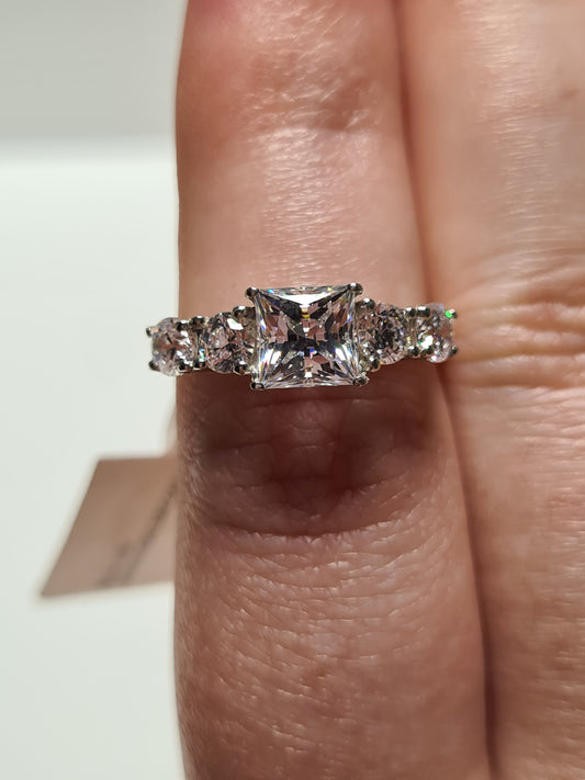 Swarovski Zirconia 5 Stone Ring Sterling Silver SIZE M