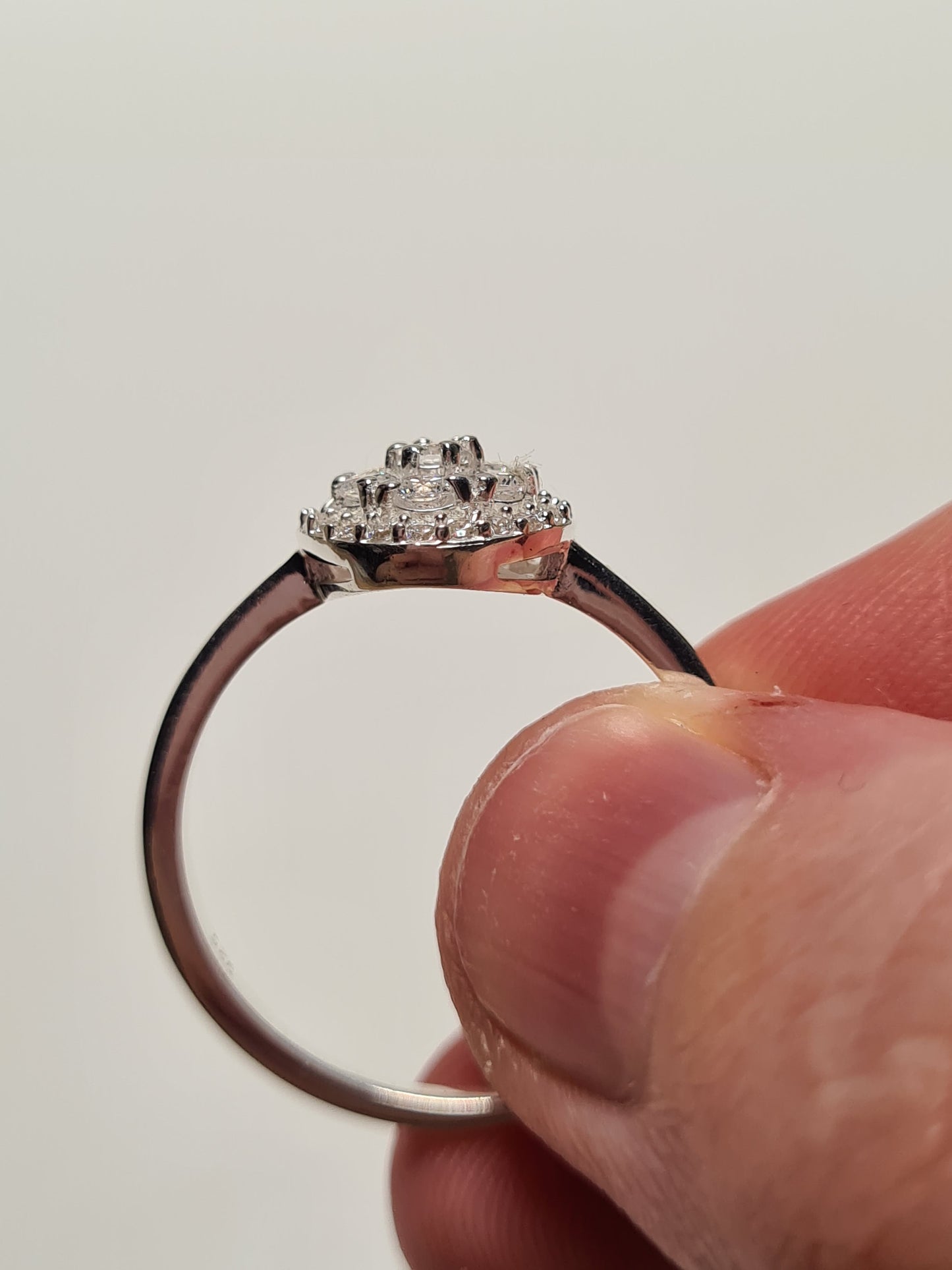 Swarovski Zirconia Round Cut Cluster Sterling Silver Ring SIZE T