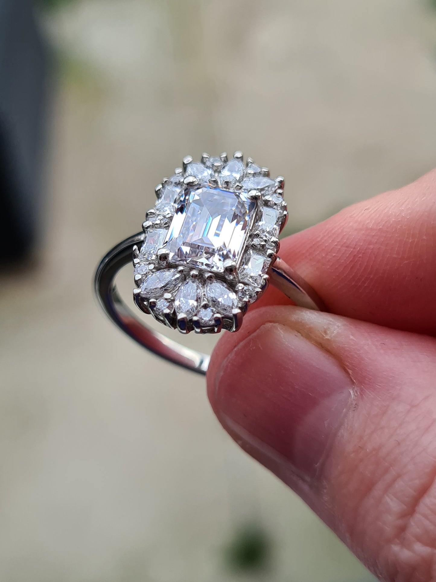 Swarovski Zirconia Cocktail Style Ring Sterling Silver SIZE R