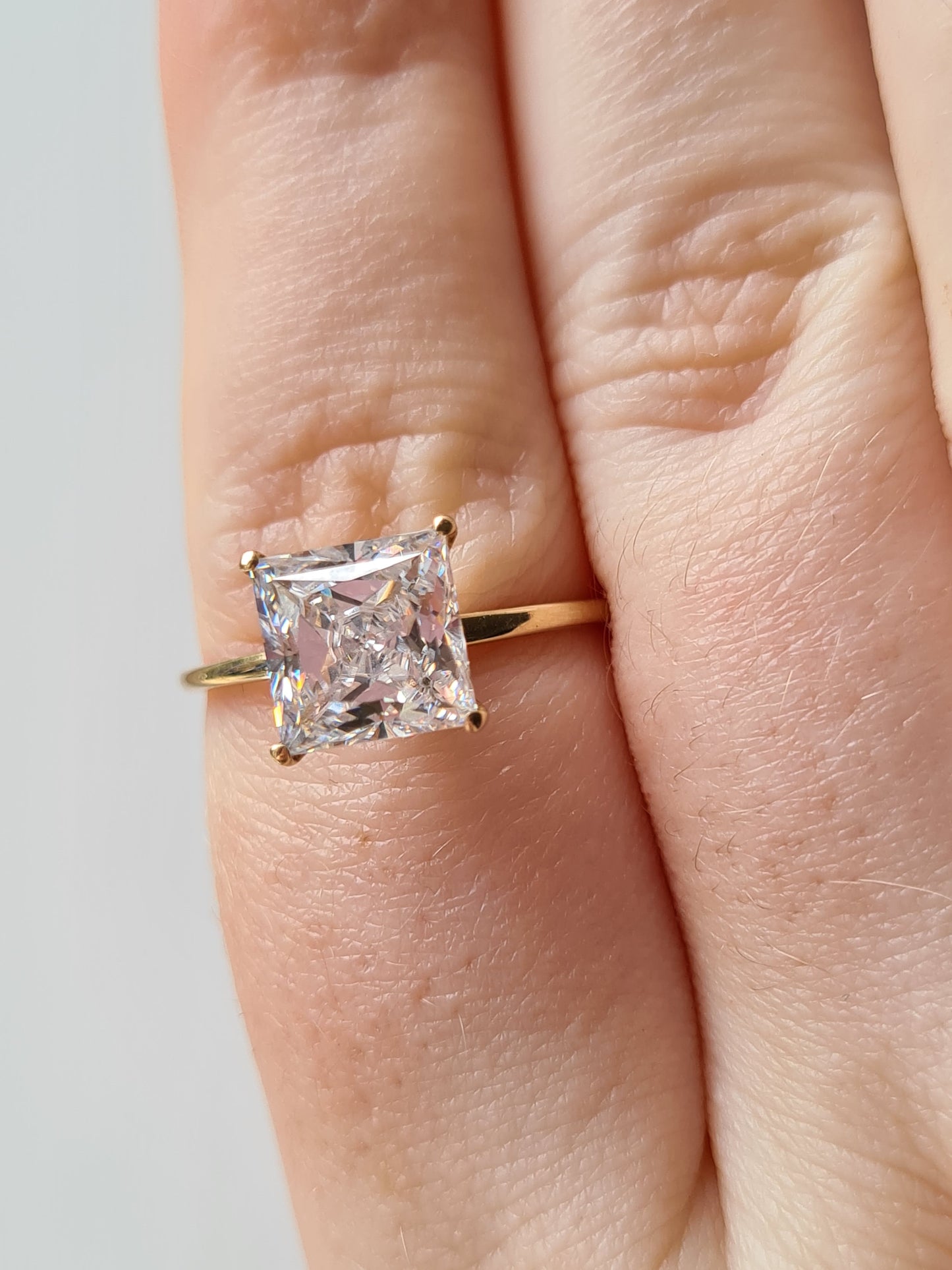 9K Gold Princess Cut Swarovski Zirconia Solitaire Ring SIZE R