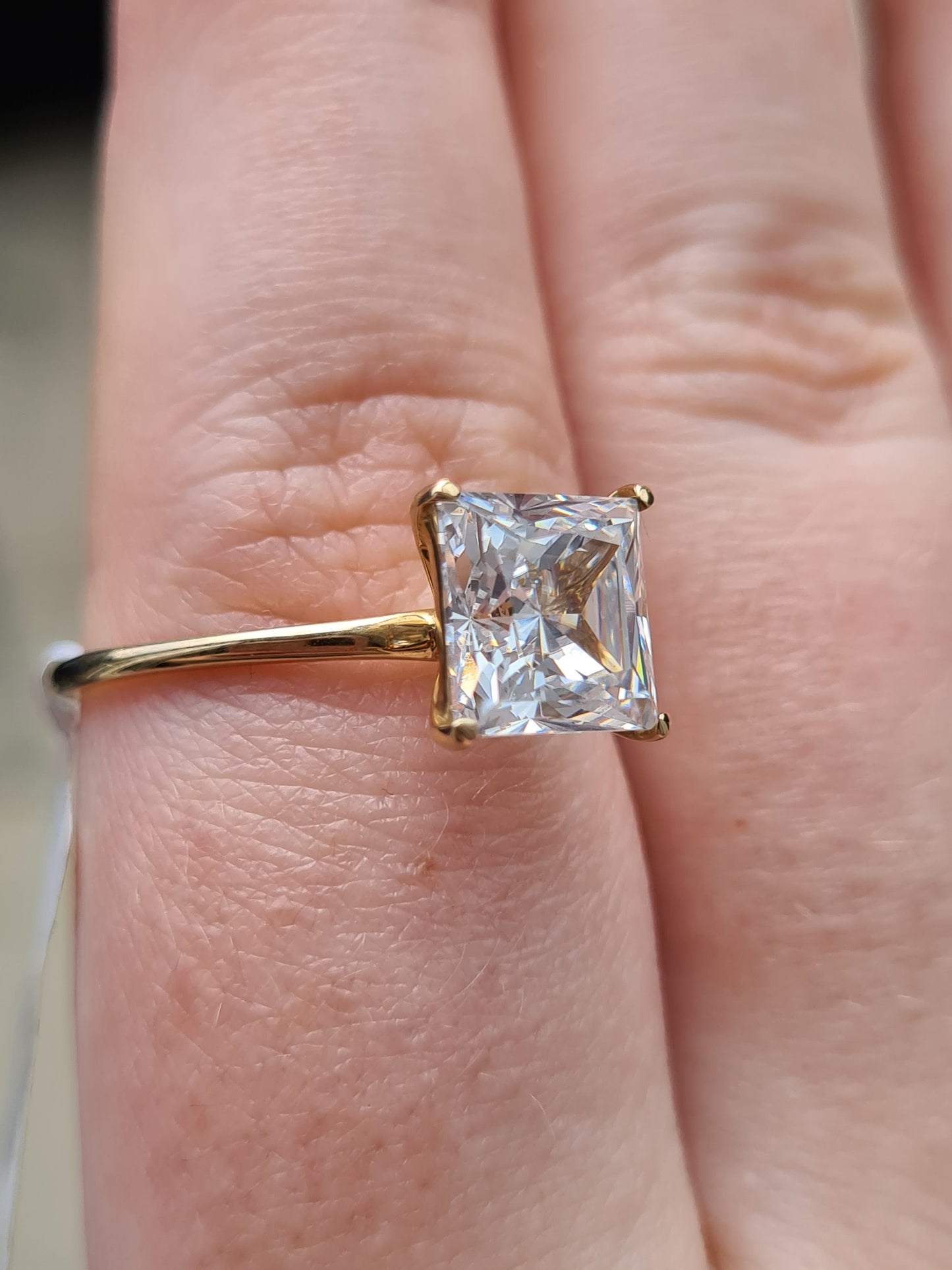 9K Gold Princess Cut Swarovski Zirconia Solitaire Ring SIZE R