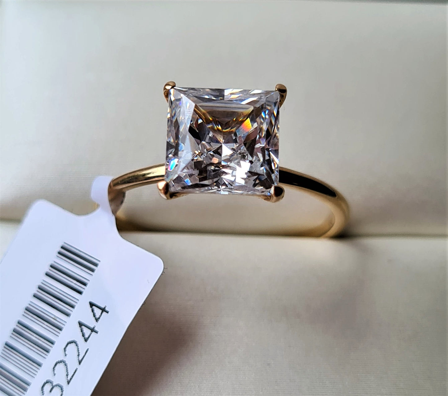 9K Gold Princess Cut Swarovski Zirconia Solitaire Ring SIZE R