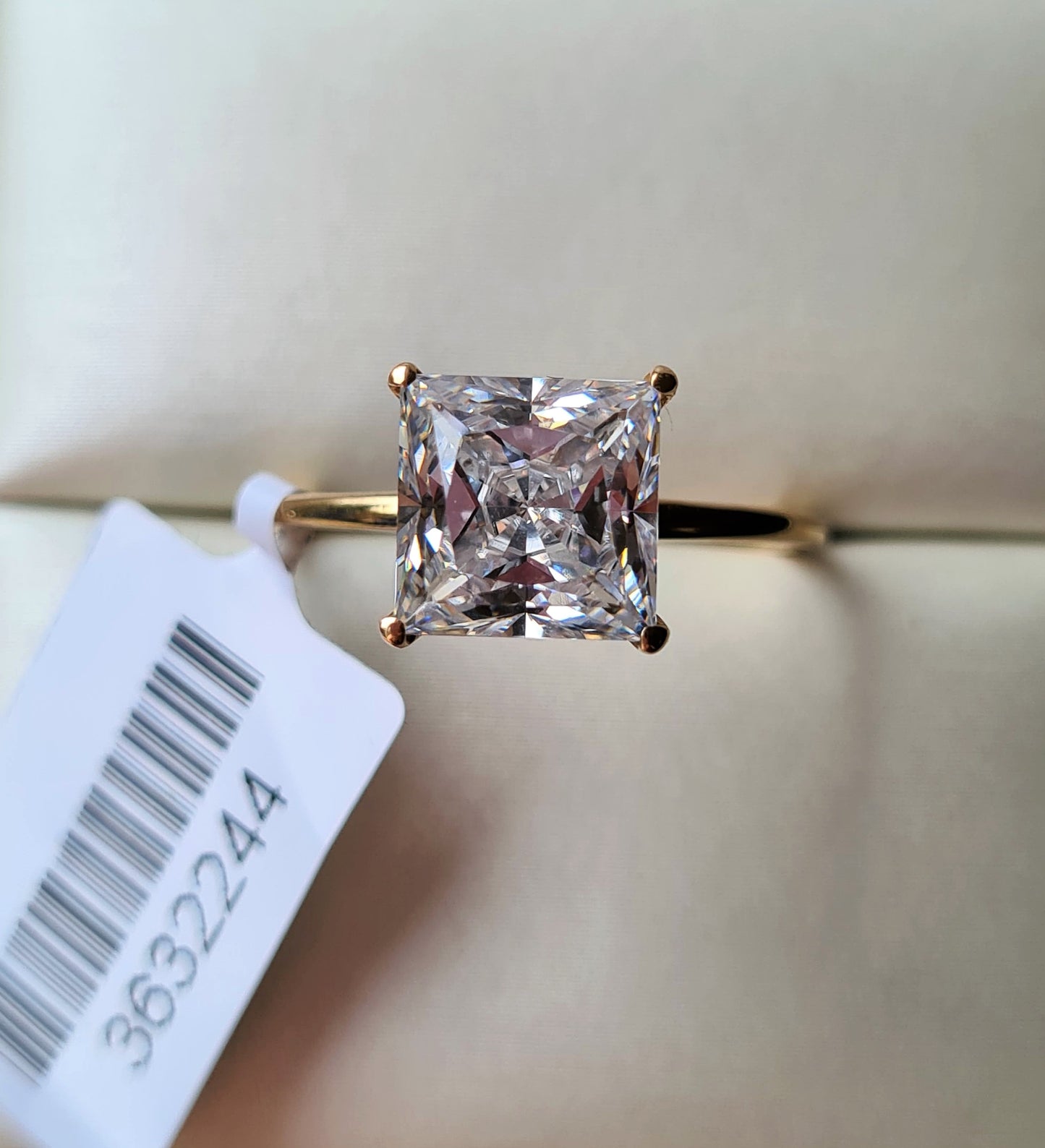 9K Gold Princess Cut Swarovski Zirconia Solitaire Ring SIZE R