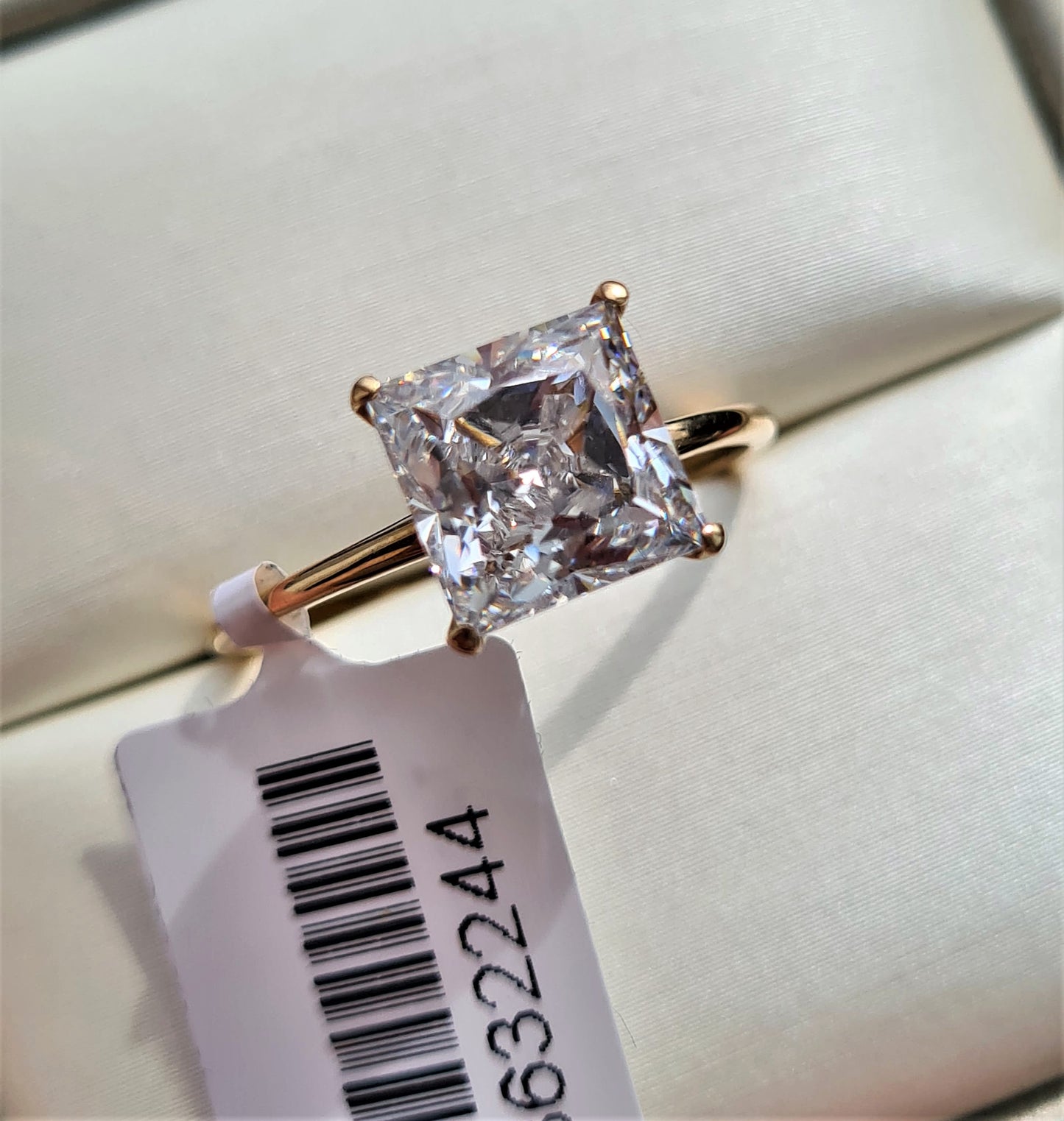 9K Gold Princess Cut Swarovski Zirconia Solitaire Ring SIZE R