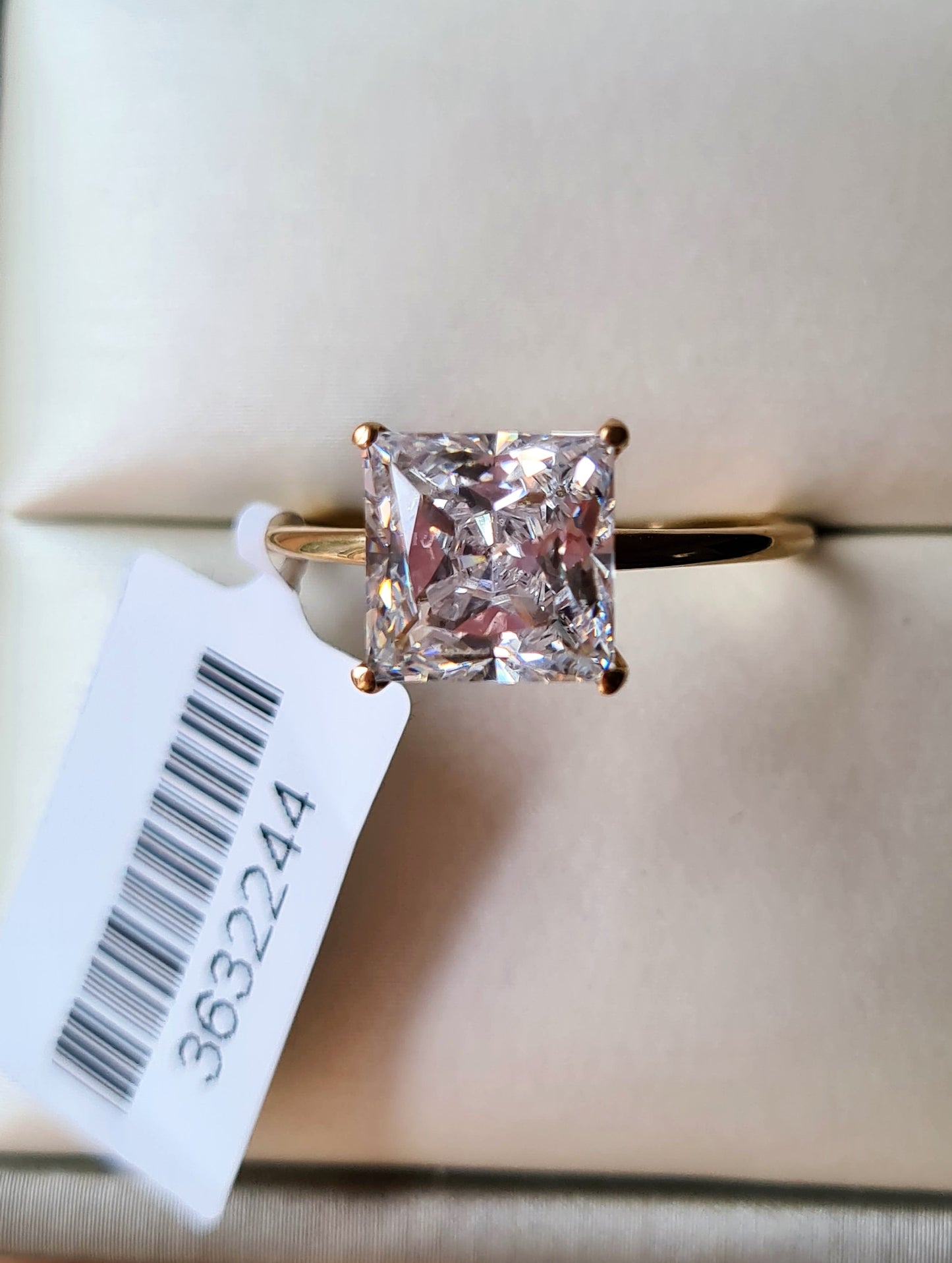 9K Gold Princess Cut Swarovski Zirconia Solitaire Ring SIZE R