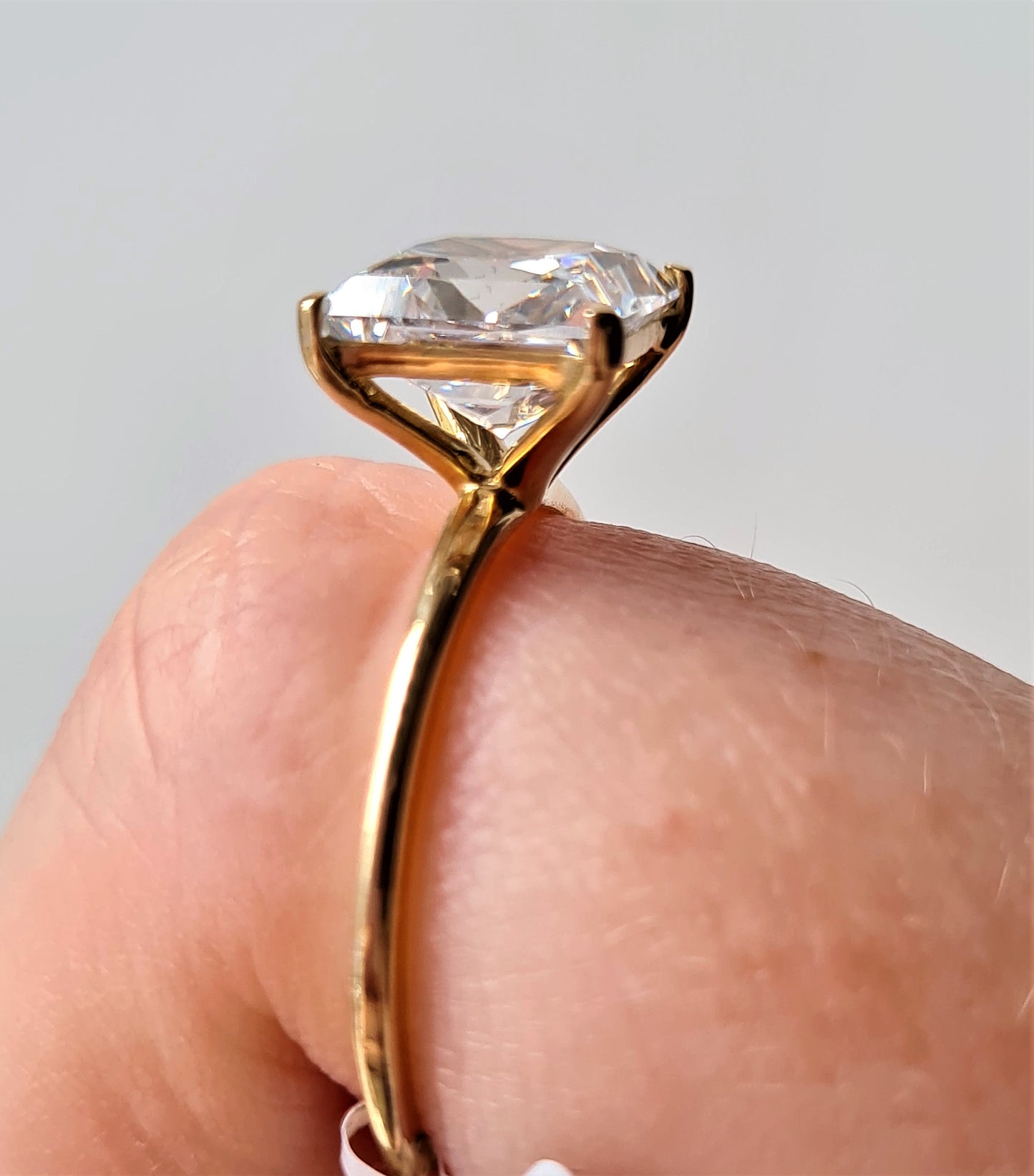 9K Gold Princess Cut Swarovski Zirconia Solitaire Ring SIZE R