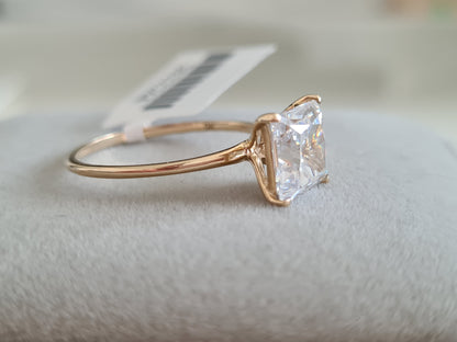 9K Gold Princess Cut Swarovski Zirconia Solitaire Ring SIZE R