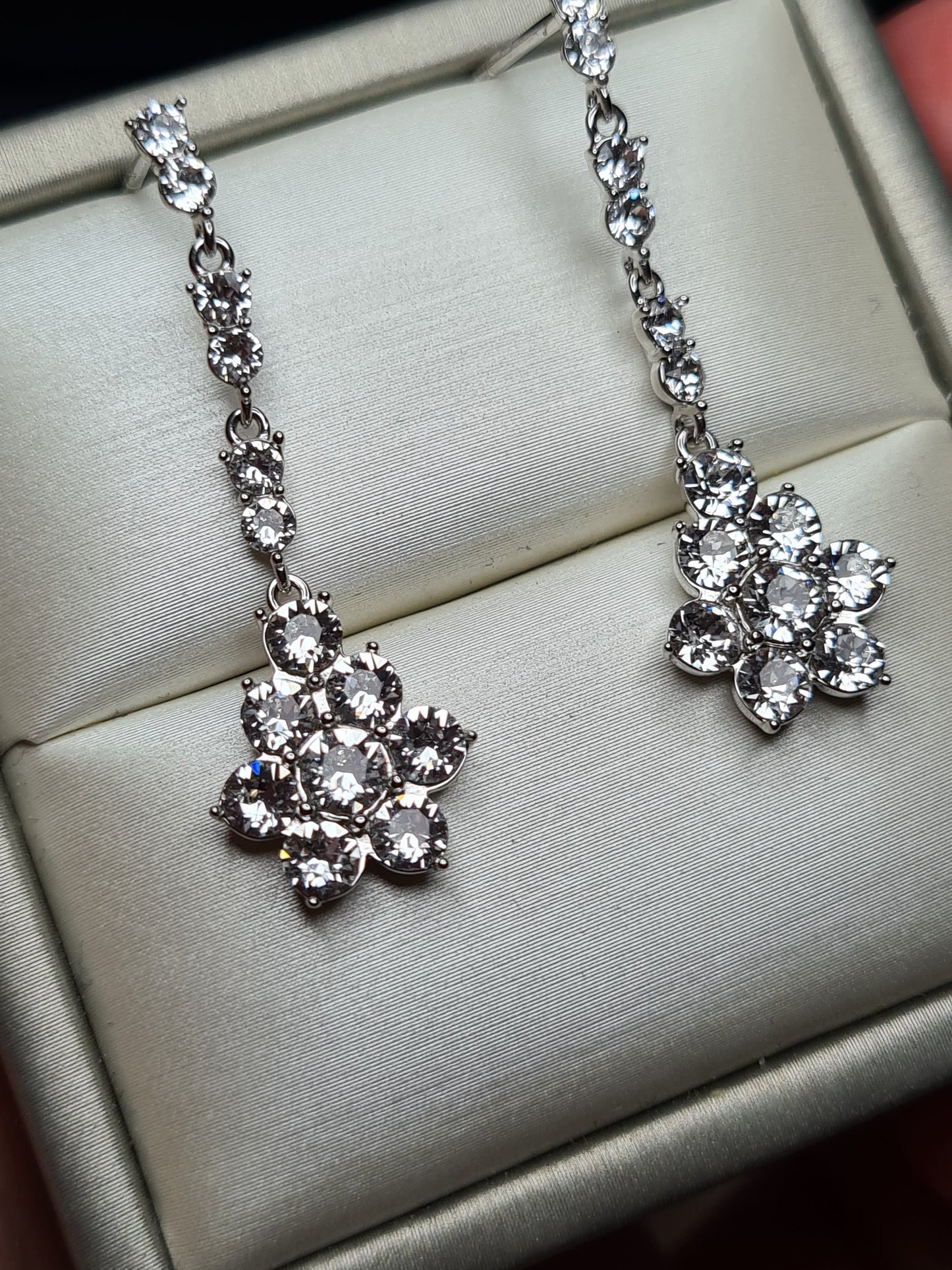 Swarovski White Crystal Drop Earrings set in 925 sterling silver