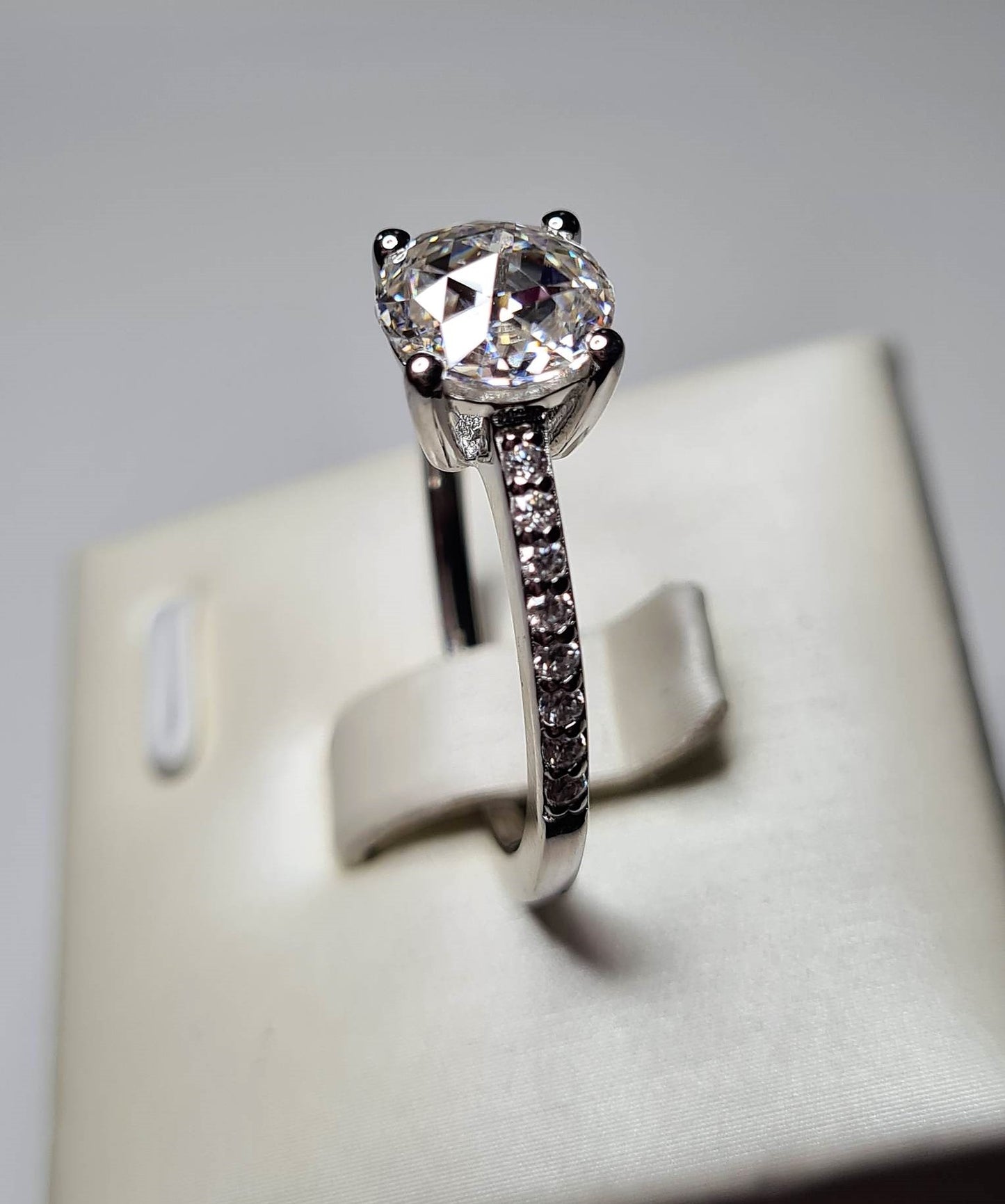 2.02 Moissanite Engagement ring 925 sterling silver SIZE T