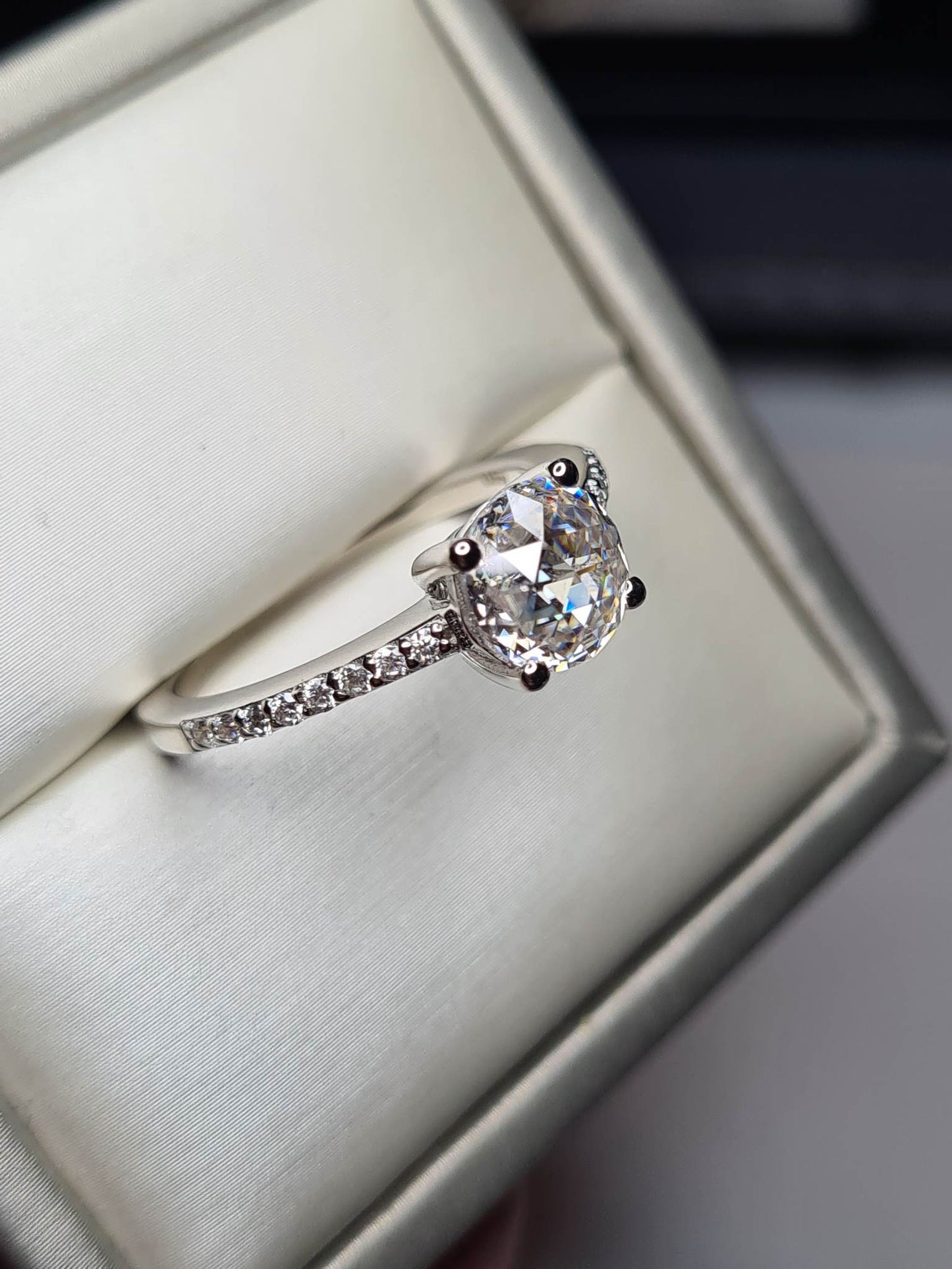 2.02 Moissanite Engagement ring 925 sterling silver SIZE T