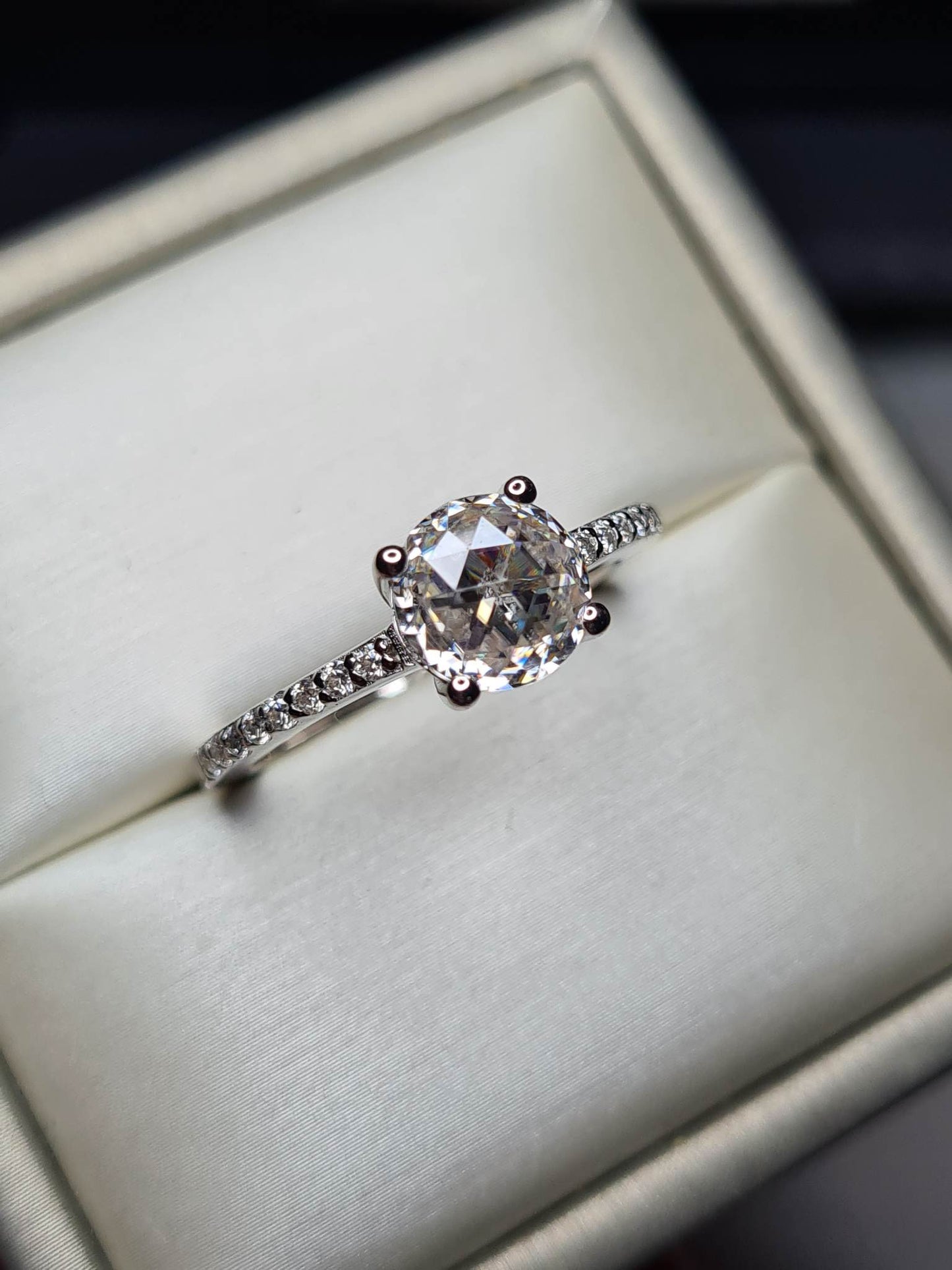 2.02 Moissanite Engagement ring 925 sterling silver SIZE T