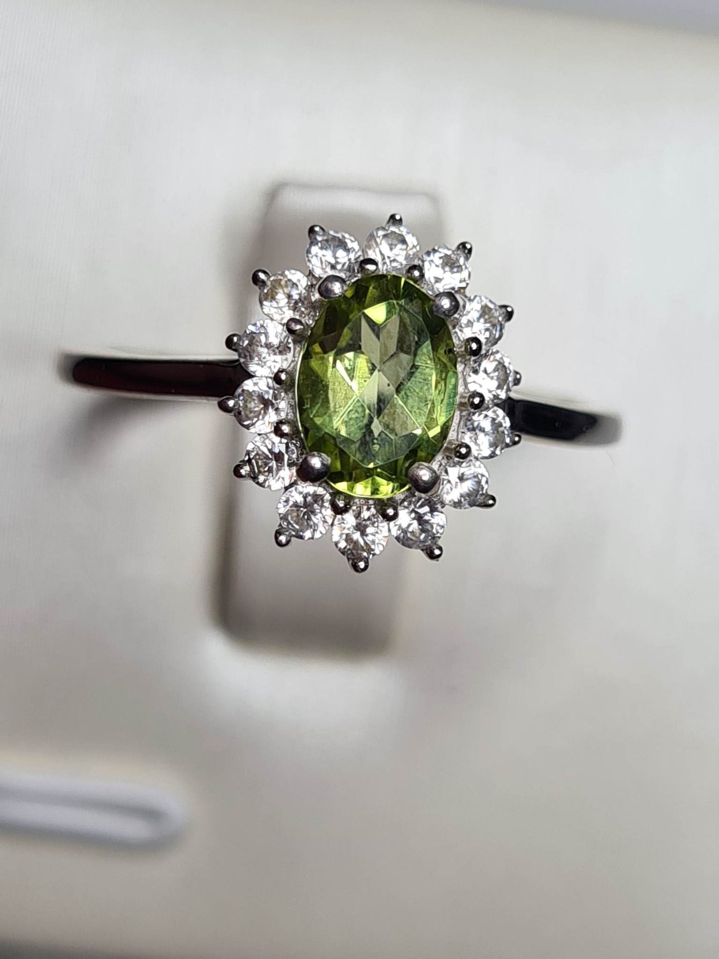 1.32ct Hebei Peridot Halo Ring 925 Sterling Silver SIZE O