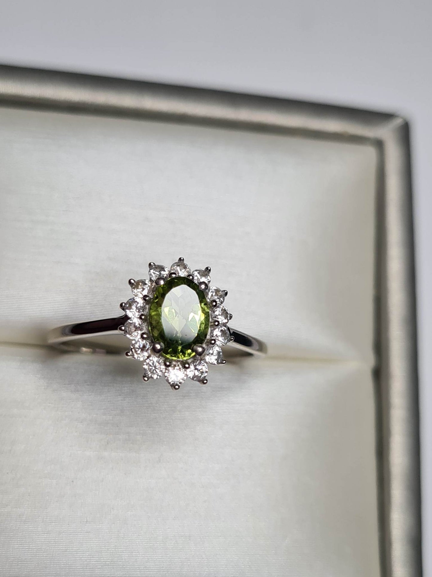 1.32ct Hebei Peridot Halo Ring 925 Sterling Silver SIZE O