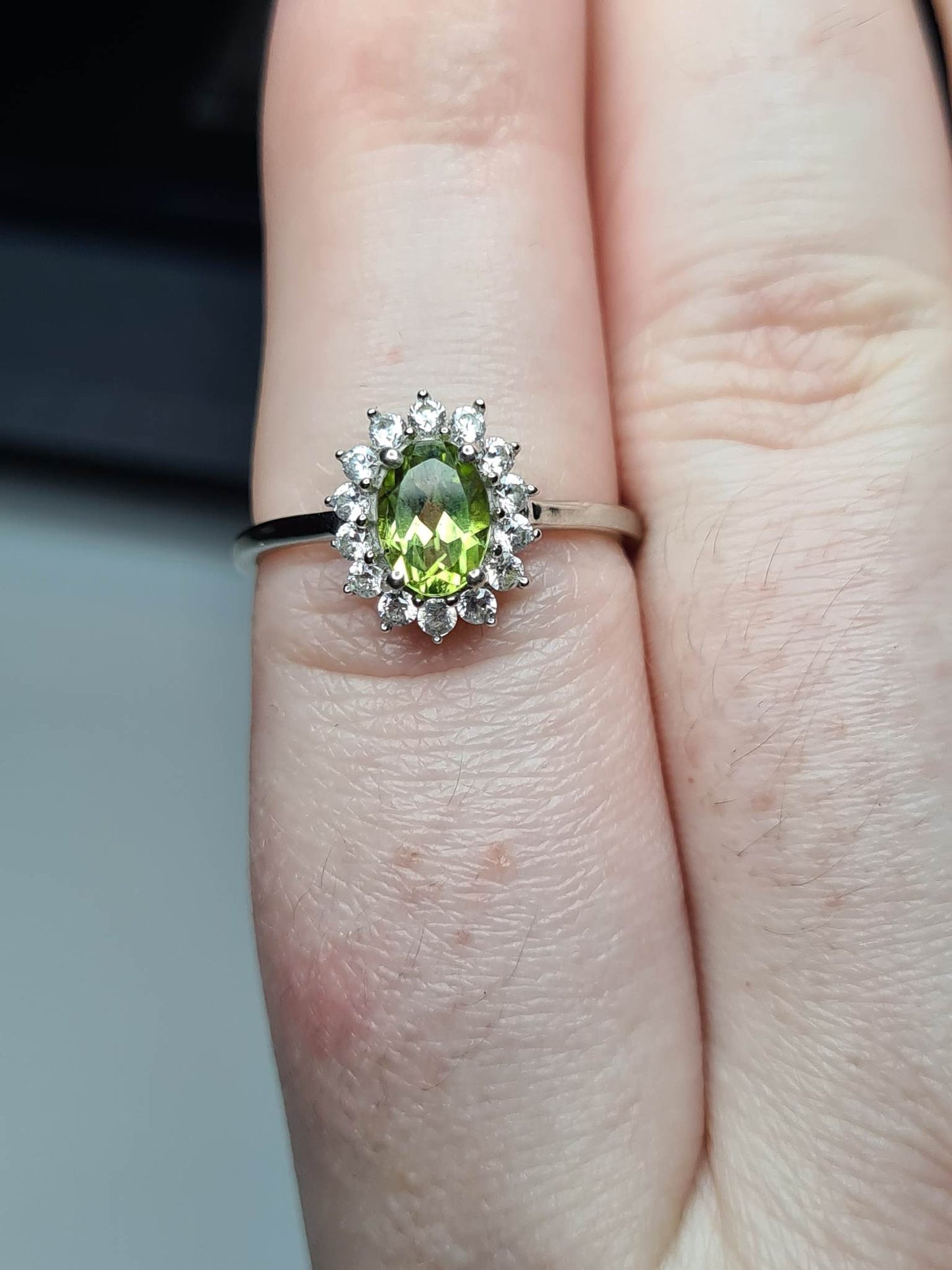 1.32ct Hebei Peridot Halo Ring 925 Sterling Silver SIZE O