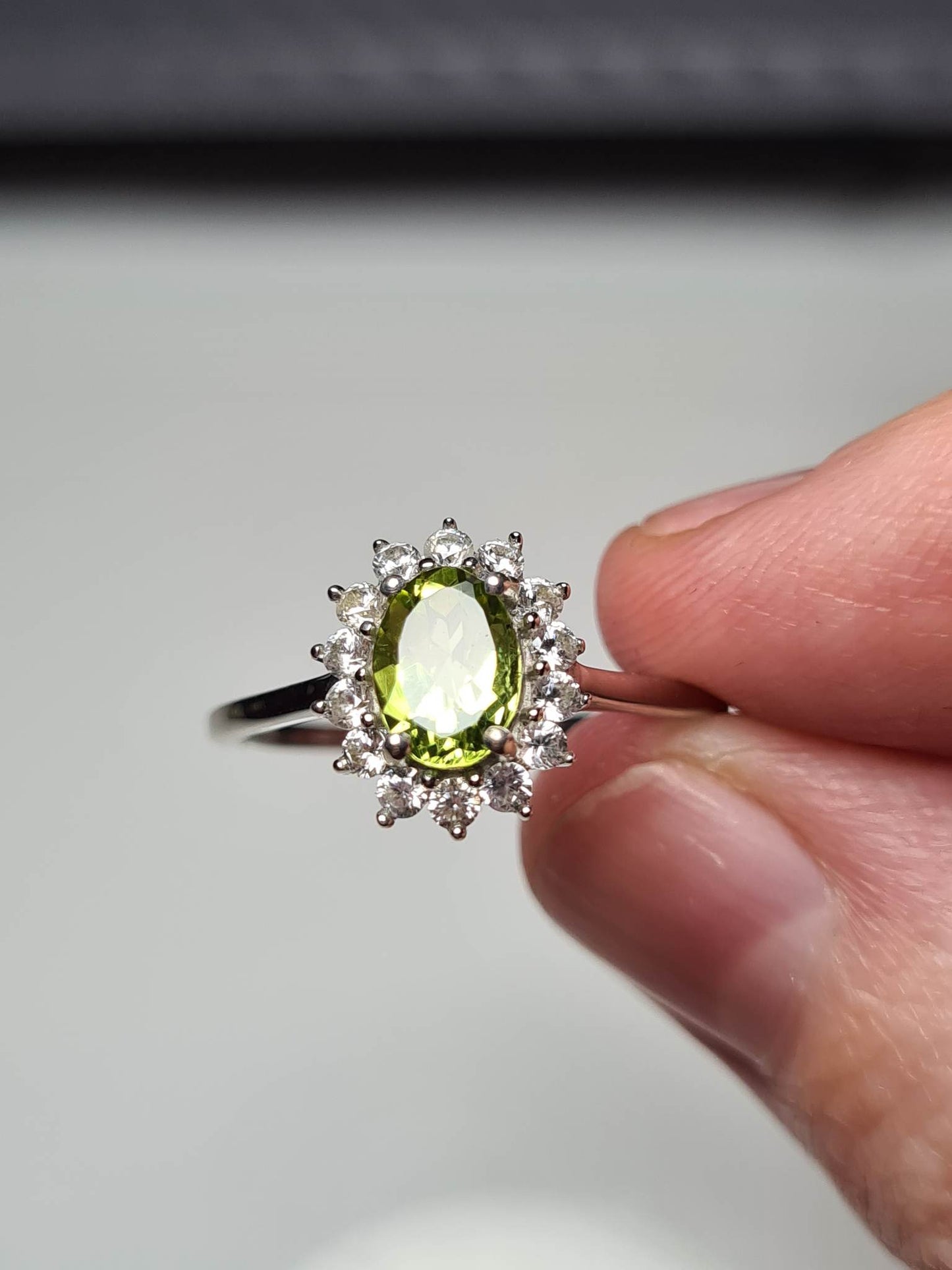 1.32ct Hebei Peridot Halo Ring 925 Sterling Silver SIZE O