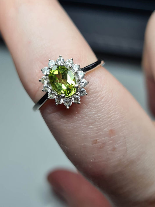 1.32ct Hebei Peridot Halo Ring 925 Sterling Silver SIZE O