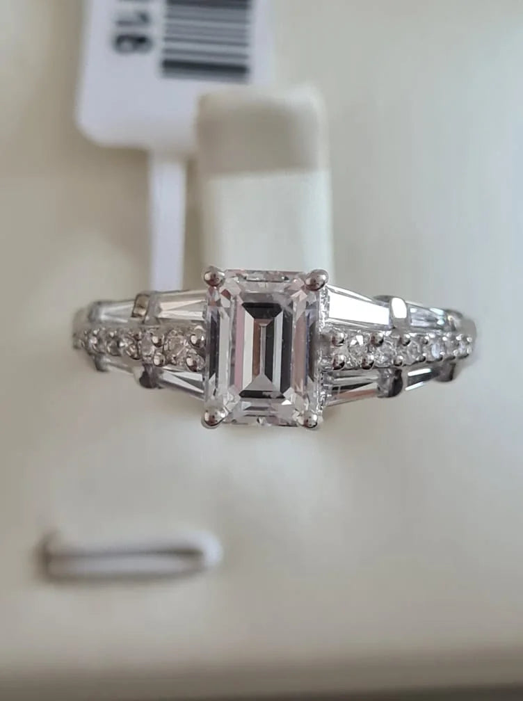 Swarovski Zirconia Octagon Cut With Detailed Shoulders SIZE O