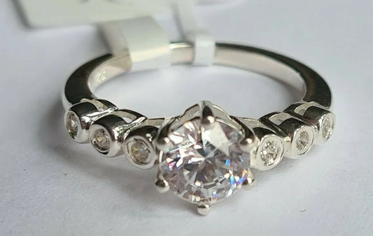 Swarovski Zirconia Round Cut Trilogy Ring SIZE P